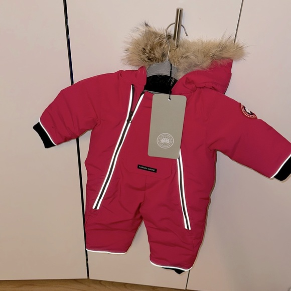 Canada Goose Baby Snowsuit - Picture 2 of 4